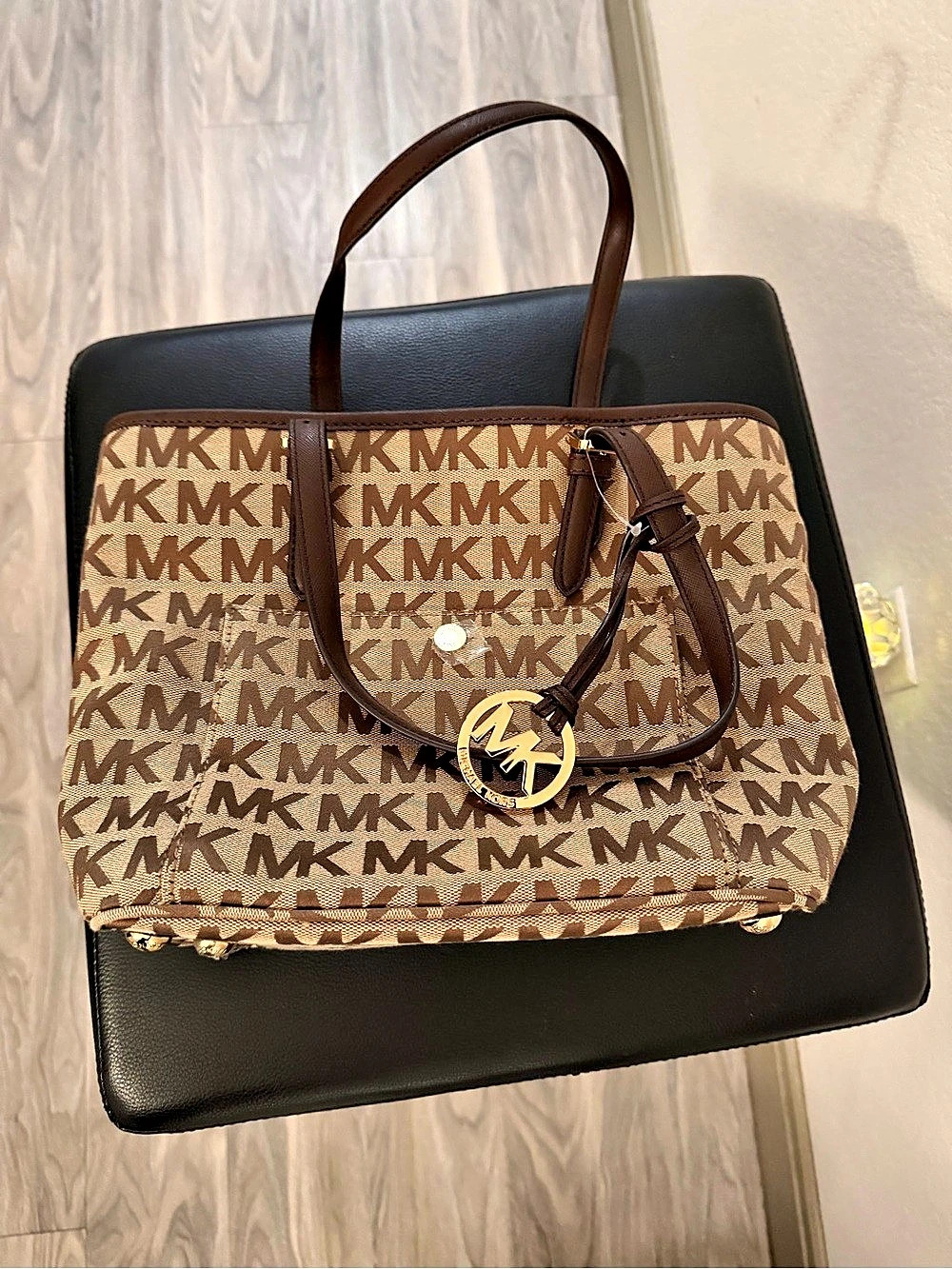 Michael Kors Jet Set Medium Logo Pocket Tote Bag Brown & Beige - Picture 2 of 2